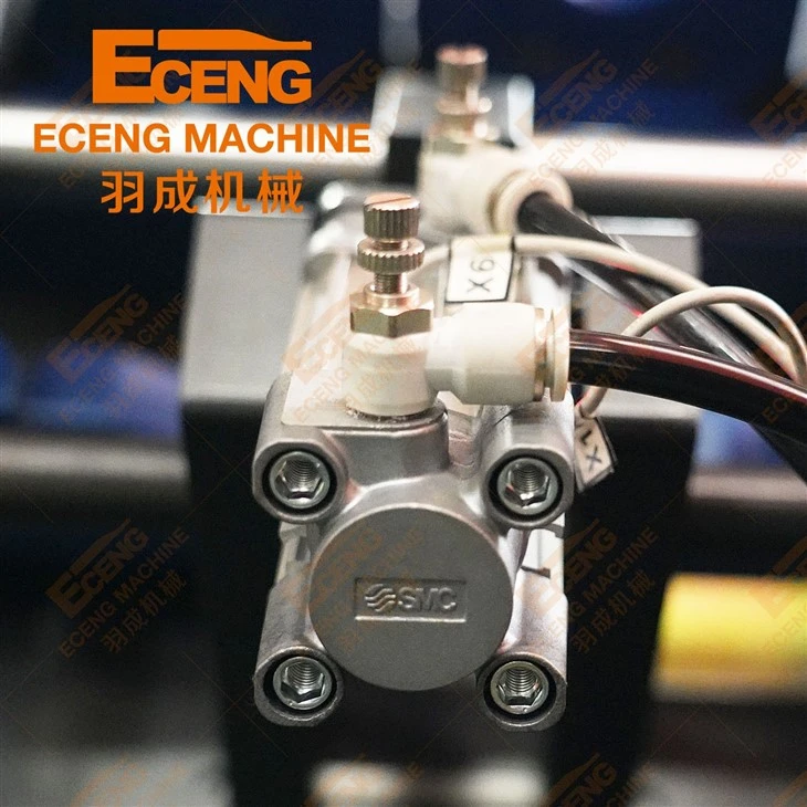 3 Cavities 2L European Technology Pet Blowing Machine Q4500